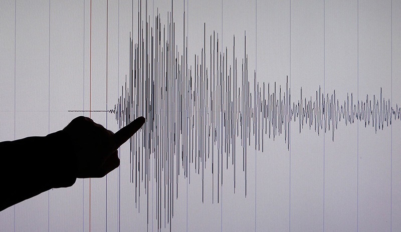 Ege'de deprem fırtınası! 6 günde 400'ün üzerinde sarsıntı oldu